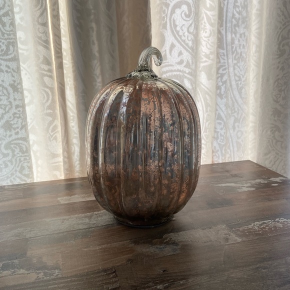 LIGHT UP GLASS PUMPKIN ✨ - Picture 1 of 2